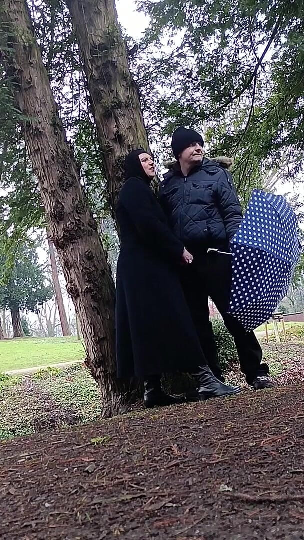 Asisa_oz: Eu joguei com um pau grande fora no parque, dei...