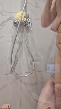 แรงกดดันและความเสียว: แม่ม่ายนมใหญ่ shower