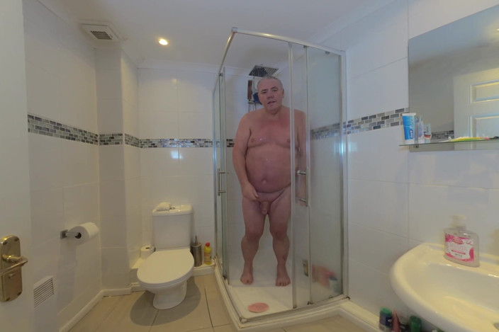 Solo Male VR180 Billy the Bear: Vr180 Getting Soapy in the Shower