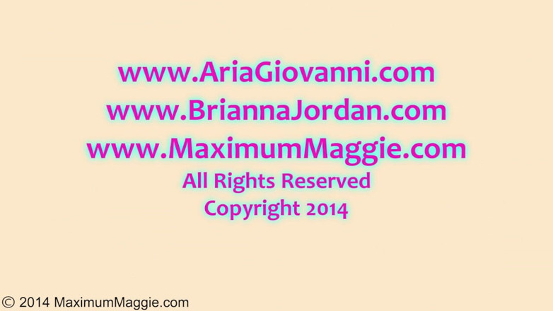 Maggie Green: Maggie, Breanna และ Aria อวดหุ่นเซ็กซี่ของพวกเขา!
