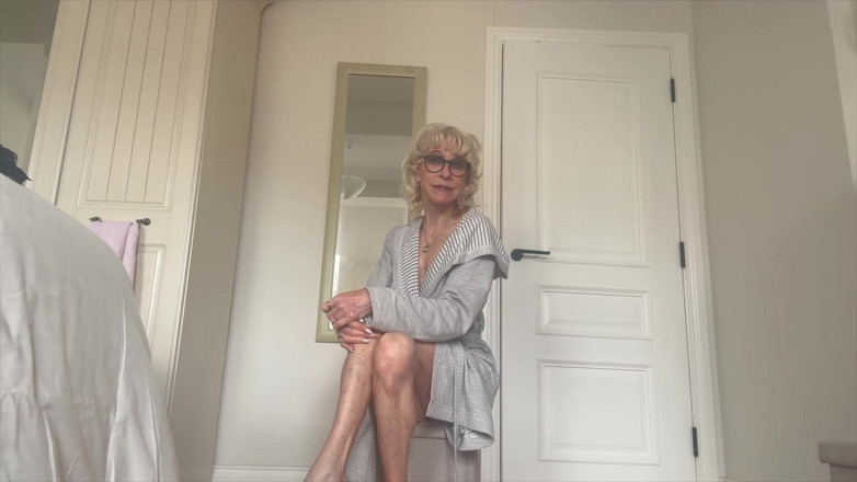 Deeliteful Jacy: Holiday Dilemma