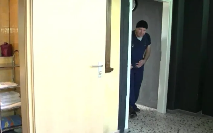 Deutschland porn: The Slutty Secretary Gets Fucked in the Office by Her...