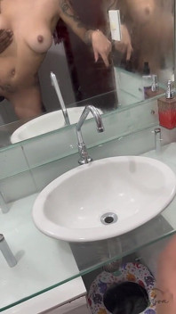 Sex Delicios De Dimineață, Băiatul Meu M-a Pus Să Sug Și a Ejaculat Adânc În Vaginul Meu.
