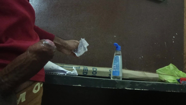 Brijesh 270: Karım beni evde yalnız bırakıyor ama komşum her zaman beni...