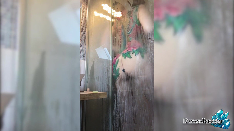 Dayana Ice: Natural tits babe jerk off in shower