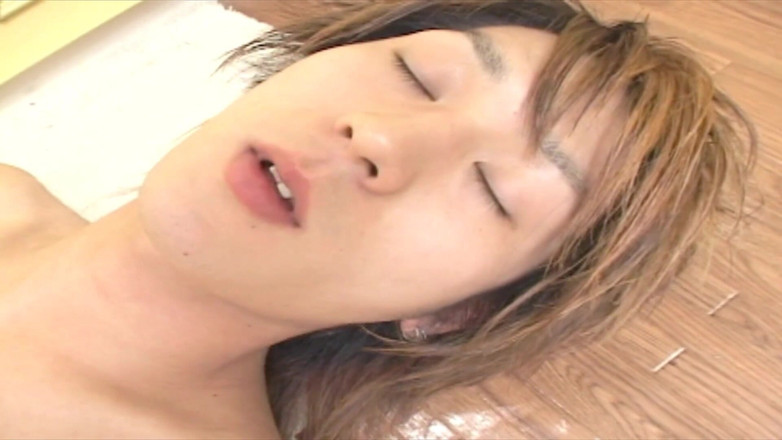 Straight curious fucked by transexual: teen asiatica scopata crudamente da un grosso cazzo