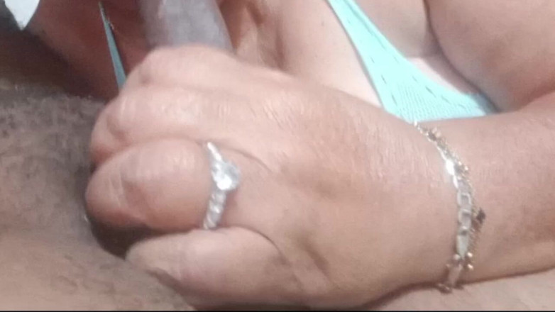 Milfta boohot: 继母是吮吸鸡巴的专家