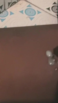 Chico de bbc caliente masturbándose todas esas pulgadas solo para hacerte correrte