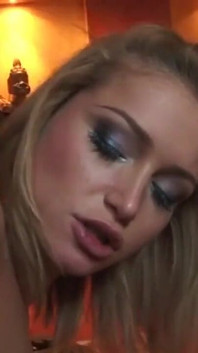 O scenă foarte sexy cu sex anal fierbinte pofticios cu Cathy Cambell