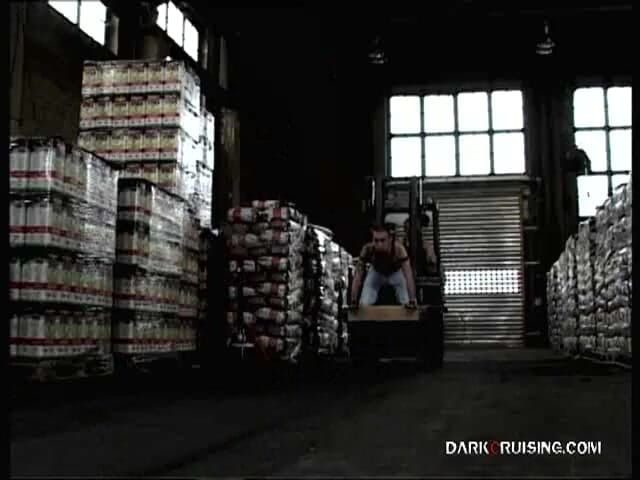 Cazzofilm: Hot delivery