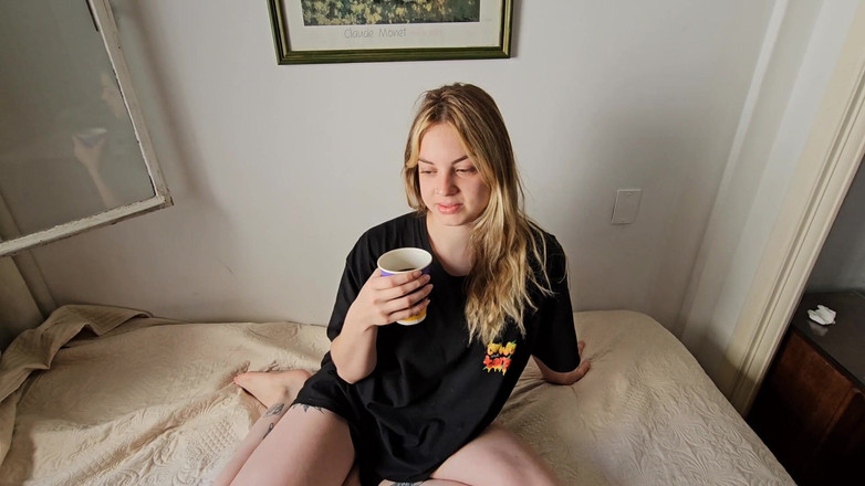 Keilafilms: 계부 친구가 너무 커서 입에 들어가지 않아요