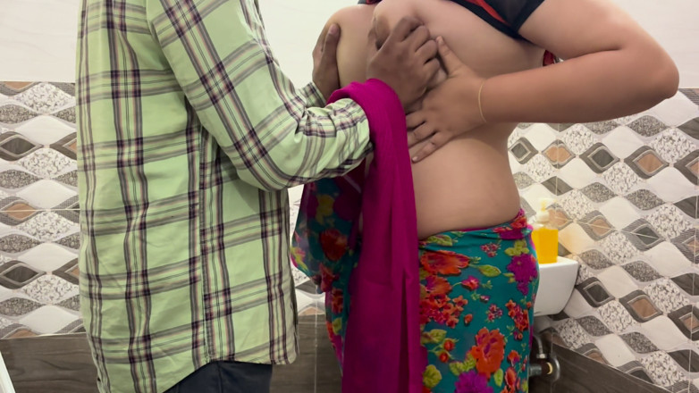 Rubina Gup: Scopata in bagno fatta in casa