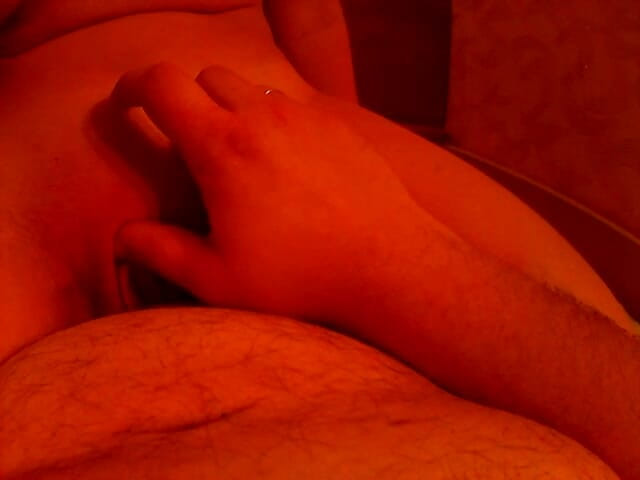 Mahca: Pince à linge sur le clitoris