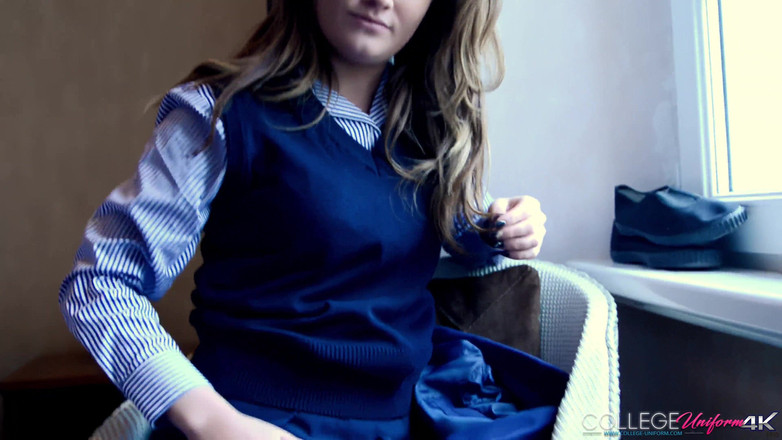 College Uniform: Footloose mit Jess Impiazzi