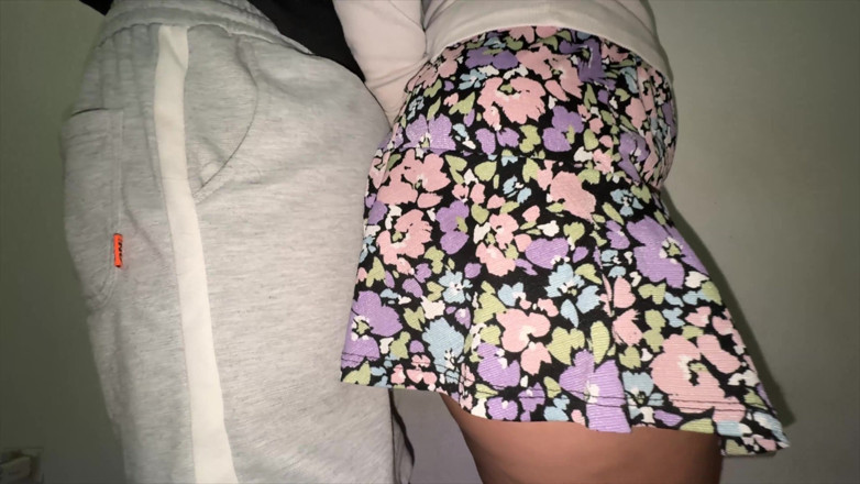 CoupleOfHotSins: Unknown Woman抚摸陌生人的鸡巴