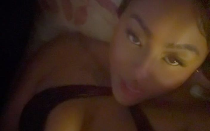 ChanteSuckumup: Godaan dewi semok yang seksi dan menggoda! Semok dan nikmat