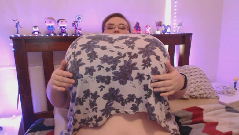 LaLaDelilah: Huge tits inflation