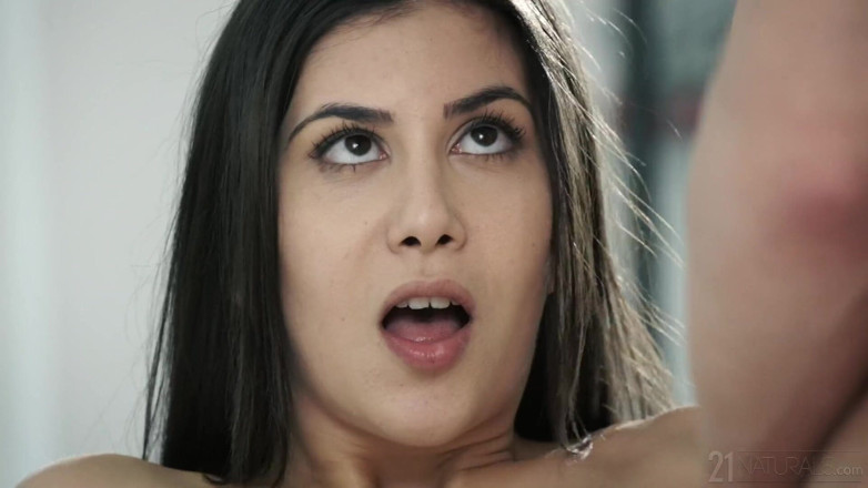 21 Naturals: 21 Naturals - La bella Anya Krey Vuole davvero questo cazzo...