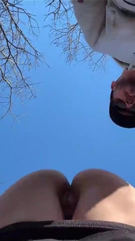 ドローンに見られながら外でセックスされた