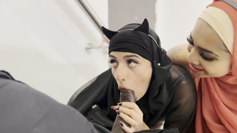 Yasmina Khan: Kåta hijabis från helvetet Halloween trekant