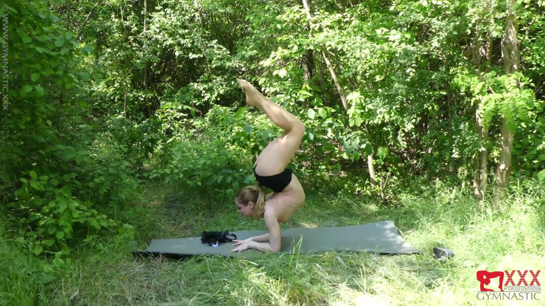 Gymnastic: Ballerina di dalam hutan