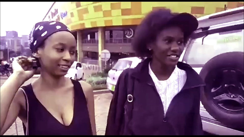 African Beauties: เลสเบี้ยนสาวน้อยรักที่จะสัมผัสกันและกัน