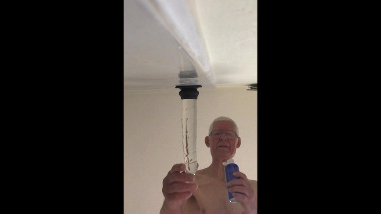 bigears: Nahaufnahme Von Unten, Reitet Einen Großen Glasschwanz