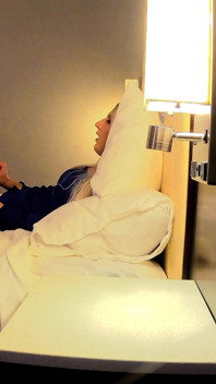 Super heißer femboy in hotel-zusammenstellung