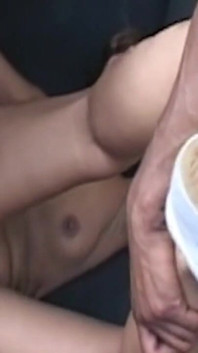 Gangbang với sự thâm nhập kép và nuốt tinh