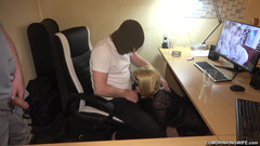 Cumdrinking Wife: Глотаю три порции спермы в офисе