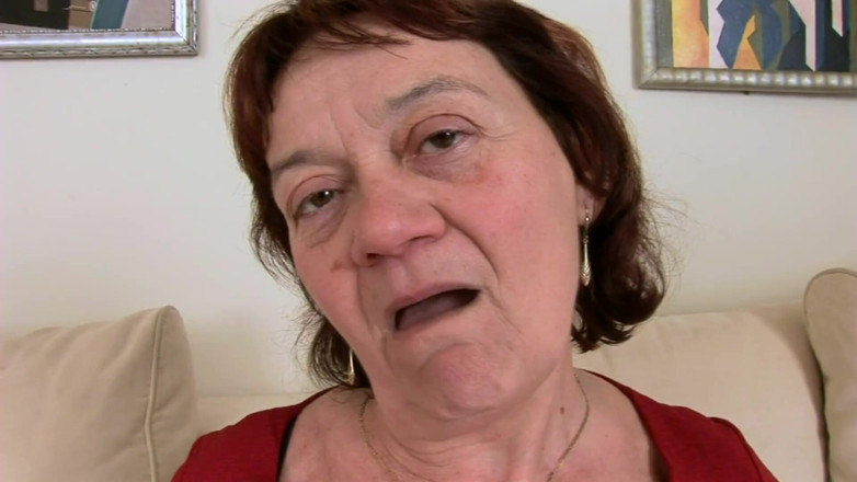 Mature Climax - 100% Mature Videos: Bunicuță se fute cu un armăsar tânăr