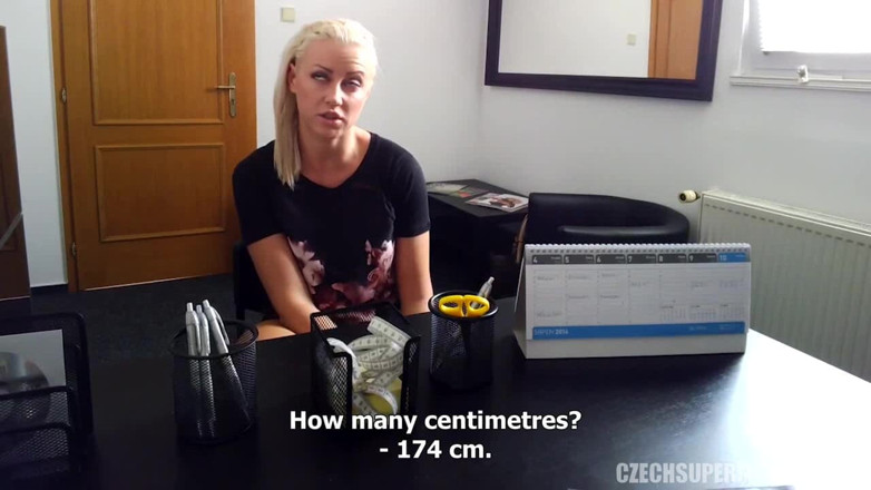 Czech Supermodels: Tjeckiska supermodeller 7: Marketa: Perfekt fitta blondin sprider sig brett och...