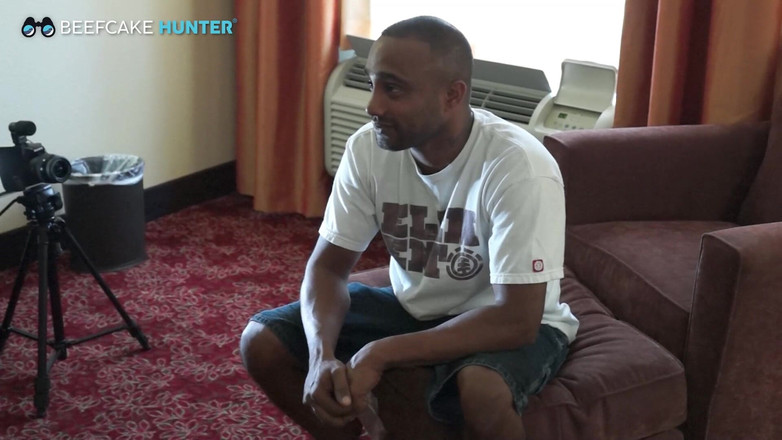 Beefcake Hunter: Cú bắn đôi của Bastian