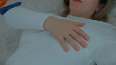 Mrs Wetslavs: 优雅的熟女社交媒体专家做了她今天要做的事。