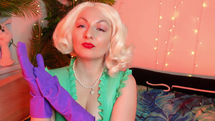 Arya Grander: Gants de ménage violets, vidéo sexy ASMR (Arya Grander)