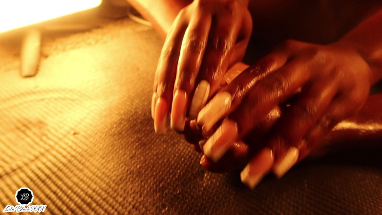 LOLA BLACK XXX: Lola Black XXX Ébano Dedos Y Suelas