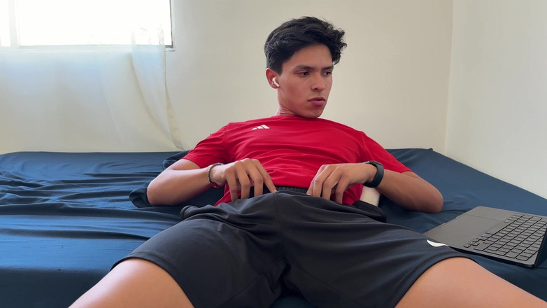 joanraay: Zich aftrekken en veel sperma krijgen