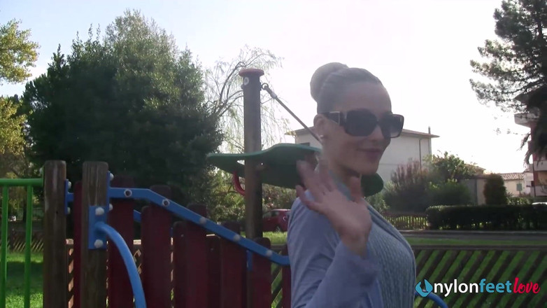 Foot Fetish HD: Christelle on the playground