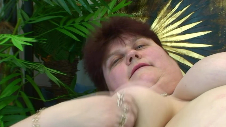 Mature Wanker: 28085 dikke oma's