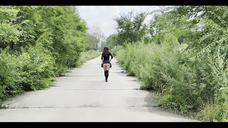 Juli Smith Meow: A Stroll Through an Abandoned Part of a Small Town