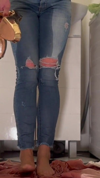 Desperate Wetting My Jeans e Highheels