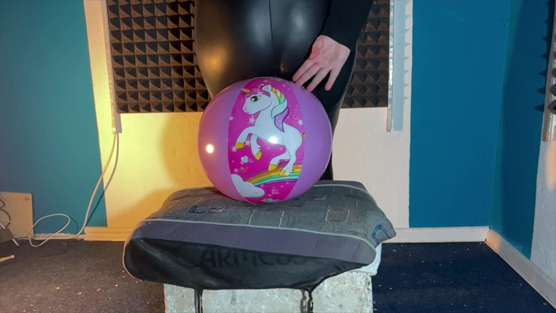 BeachBallsDuo: Część 2 z 3 - Lucys Mega Beachball Kompilacja Sitpop 2024-2025