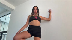 Goddess Alexa femdom: Závislá na gymnastech a fabric 2 uctívání svalů biceps abs femdom...