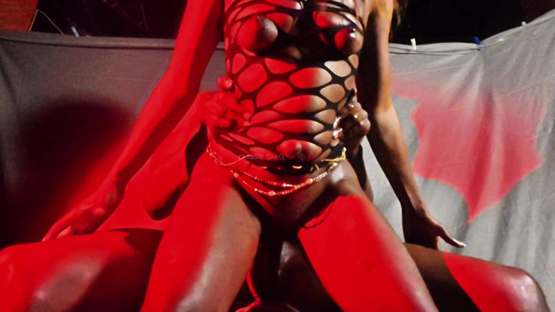 Naturelle Chocolat: Facet Podnosi Mnie Na Red Light District I Chce Pokazać...