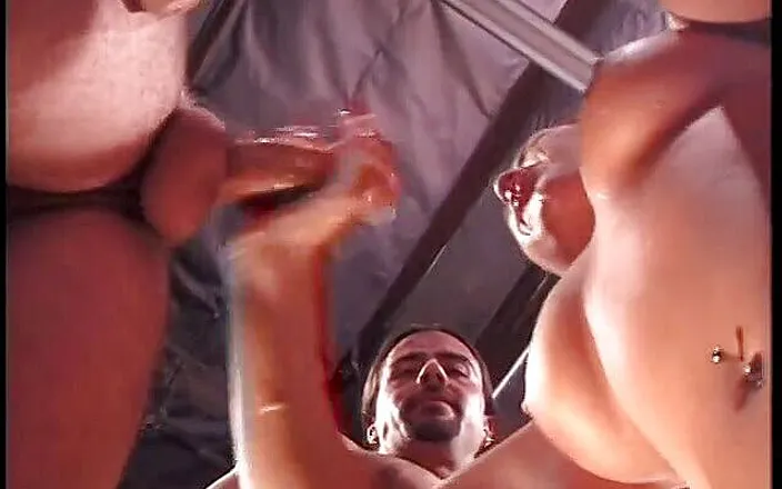 Oral Sluts: She sucks like a champion