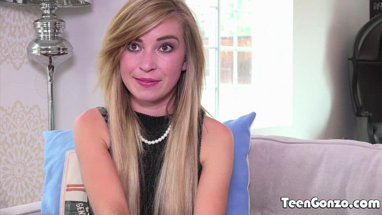 Gonzo Living: TEENGONZO - la completamente naturale kylie nicole riceve una sborrata facciale...
