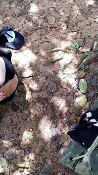 Cowok gay muncrat di pantatnya sampai banjir