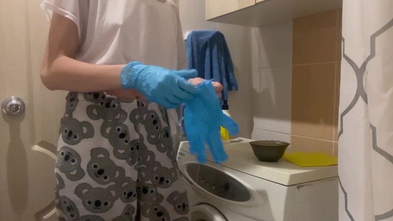 Skinny_lady69: Pulendo il tuo cazzo sporco