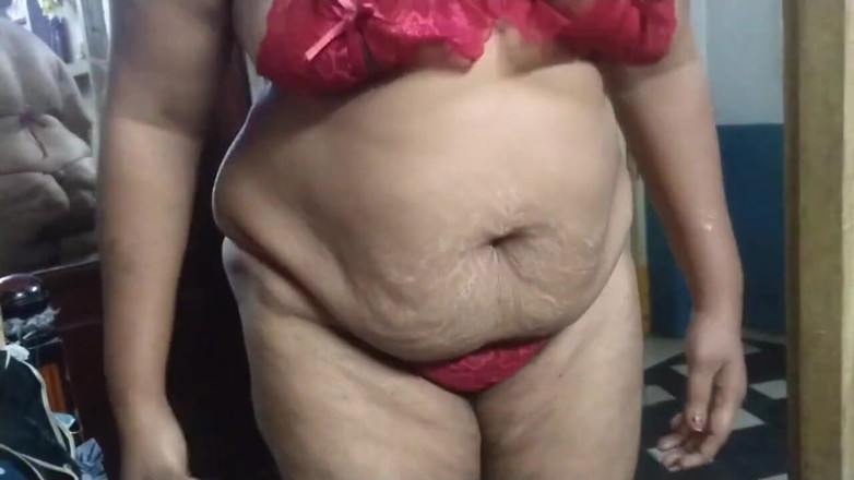 Divya X: Üvey anne bikini romantizmi ve sikişiyor