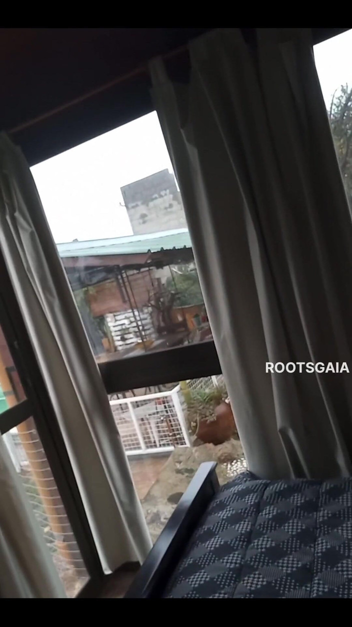RootsGaia: Masturbace v chatce ve Villa Carlos Paz